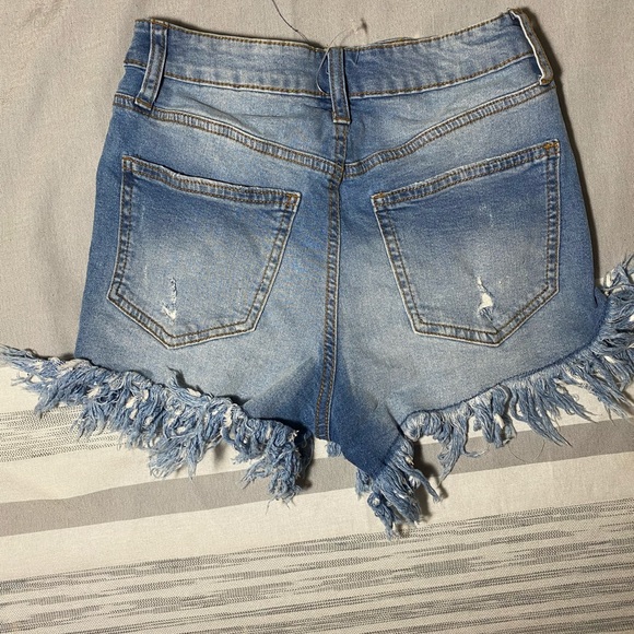 Womens shorts and shirt bundle - Picture 4 of 4